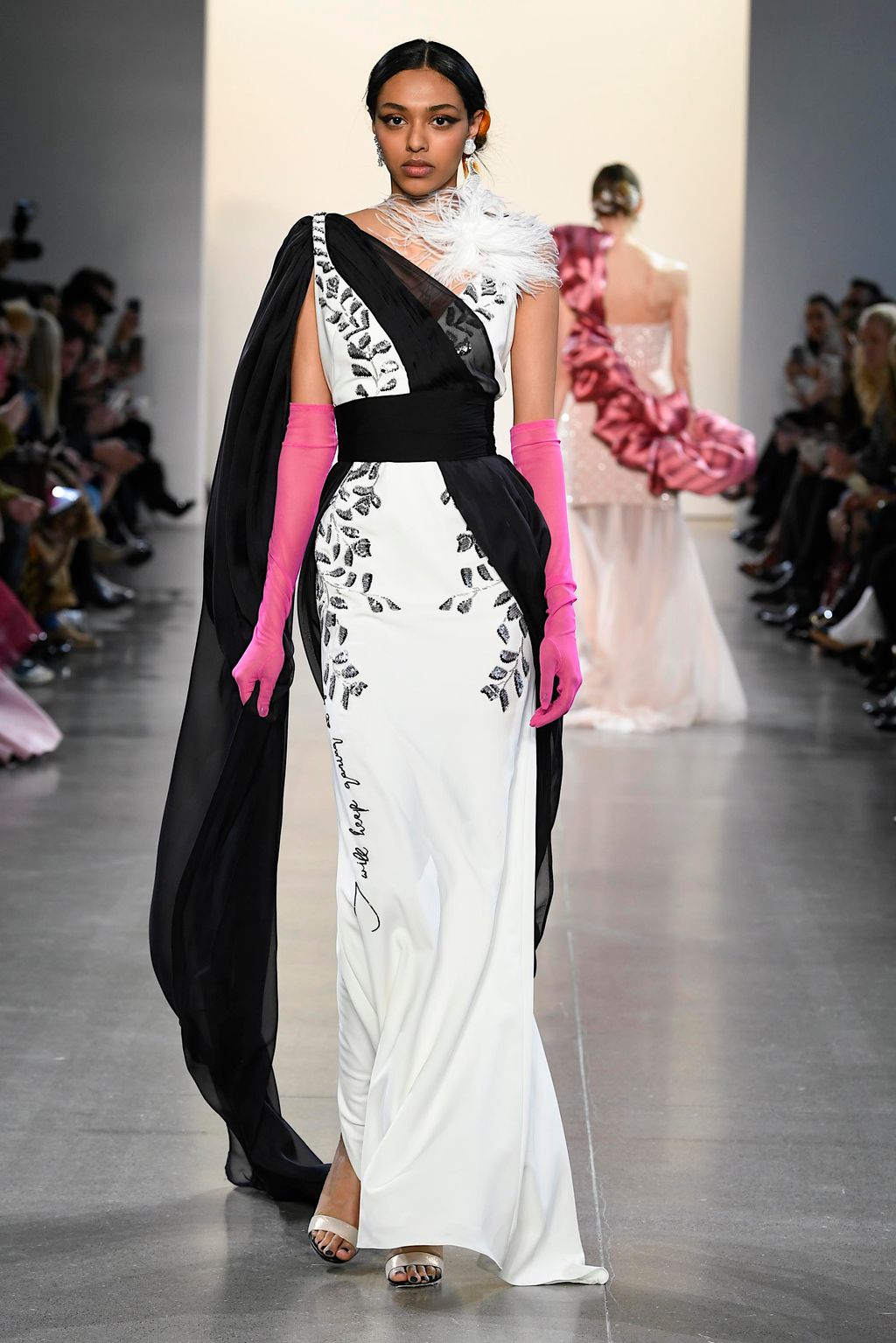 Fashion Week New York Fall/Winter 2020 look 34 from the Bibhu Mohapatra collection 女装