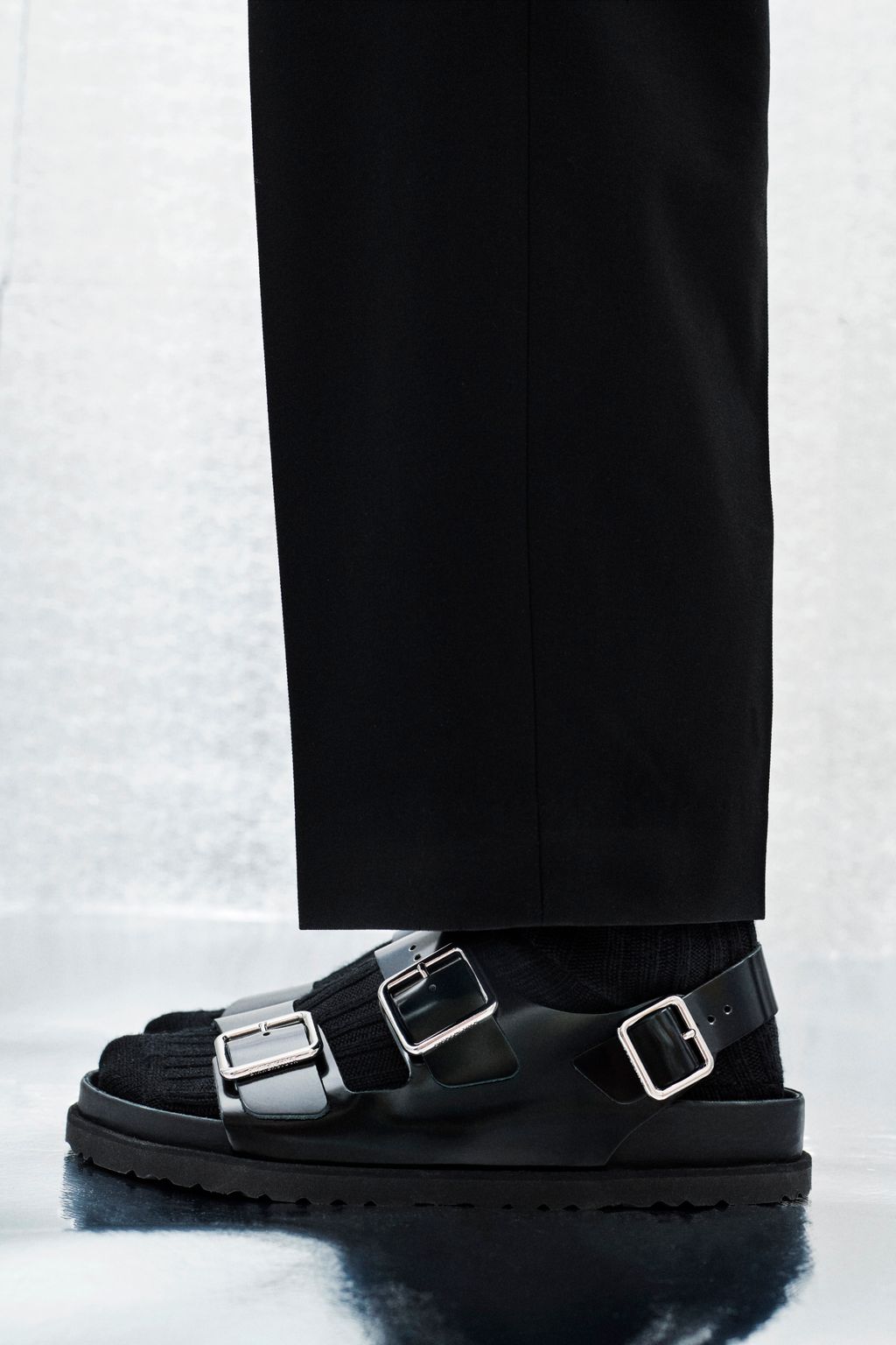 Fashion Week Paris Spring/Summer 2024 look 21 from the Birkenstock 1774 collection menswear accessories