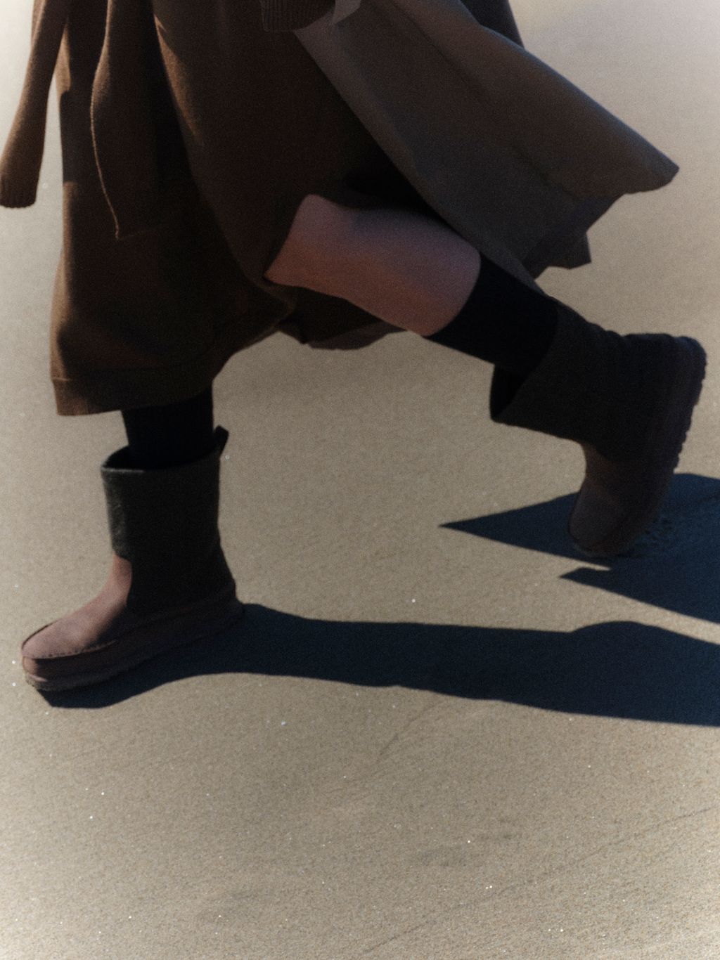 Fashion Week Paris Fall/Winter 2024 look 29 from the Birkenstock 1774 collection menswear accessories
