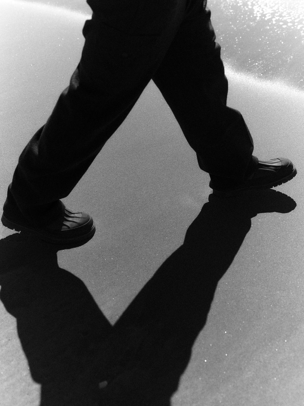 Fashion Week Paris Fall/Winter 2024 look 30 from the Birkenstock 1774 collection menswear accessories