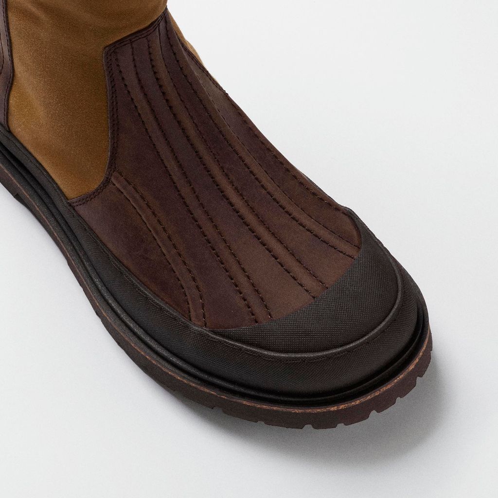 Fashion Week Paris Fall/Winter 2024 look 77 from the Birkenstock 1774 collection womenswear accessories