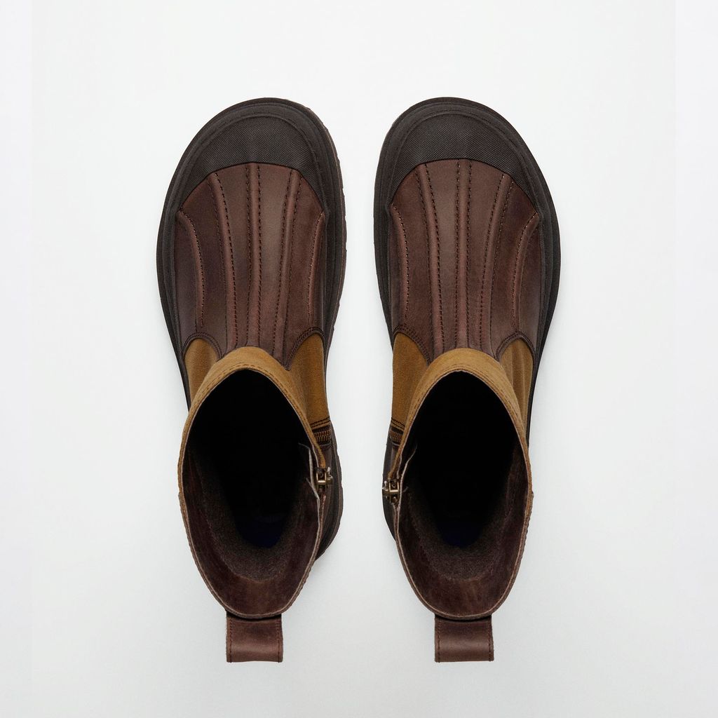 Fashion Week Paris Fall/Winter 2024 look 59 from the Birkenstock 1774 collection menswear accessories