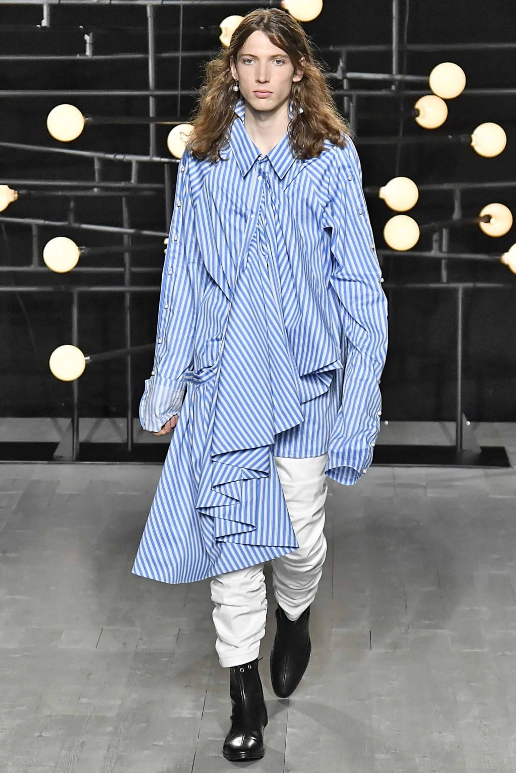 Fashion Week London Spring/Summer 2019 look 19 de la collection Blindness menswear