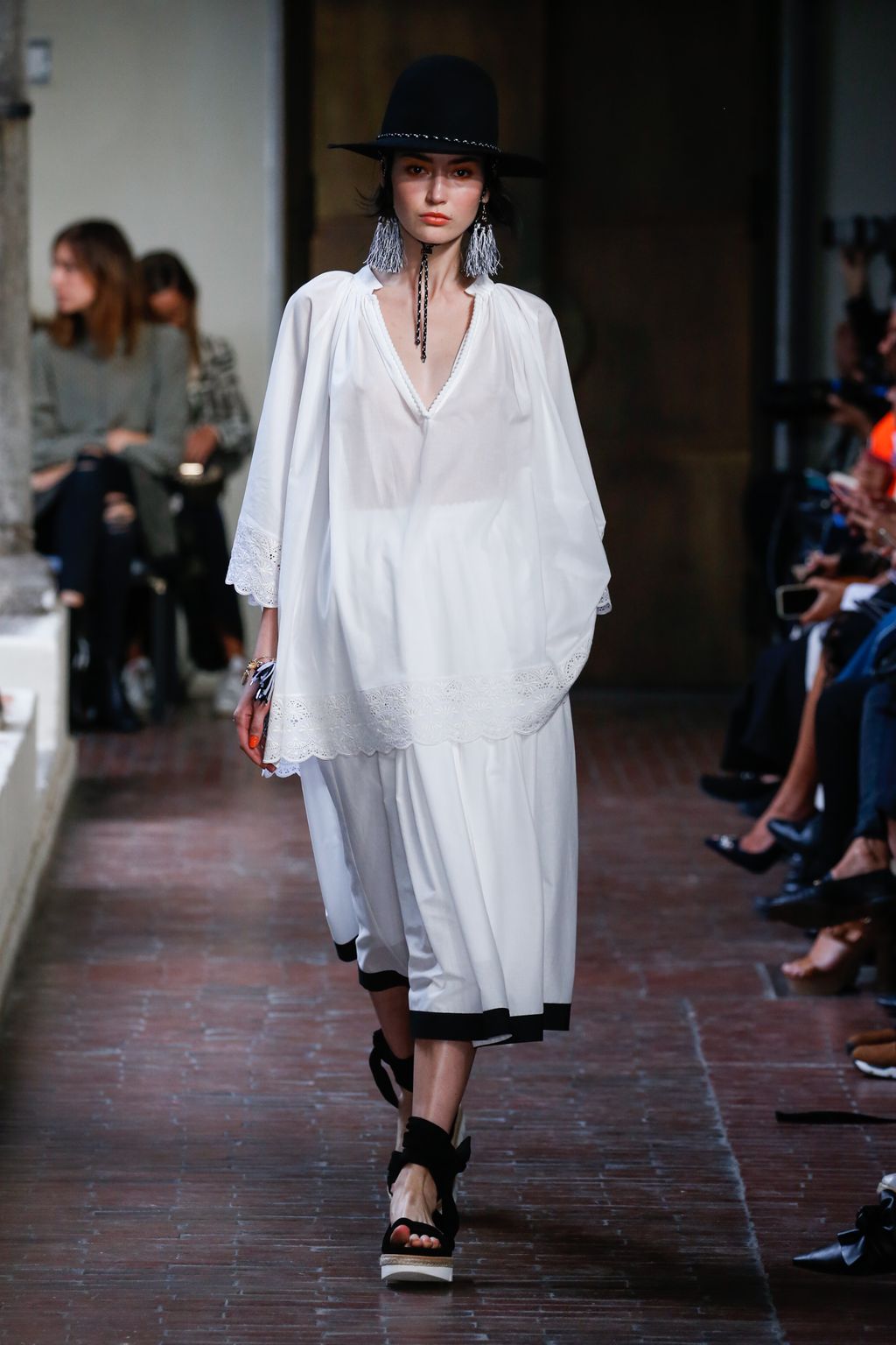 Fashion Week Milan Spring/Summer 2017 look 23 de la collection Blugirl womenswear