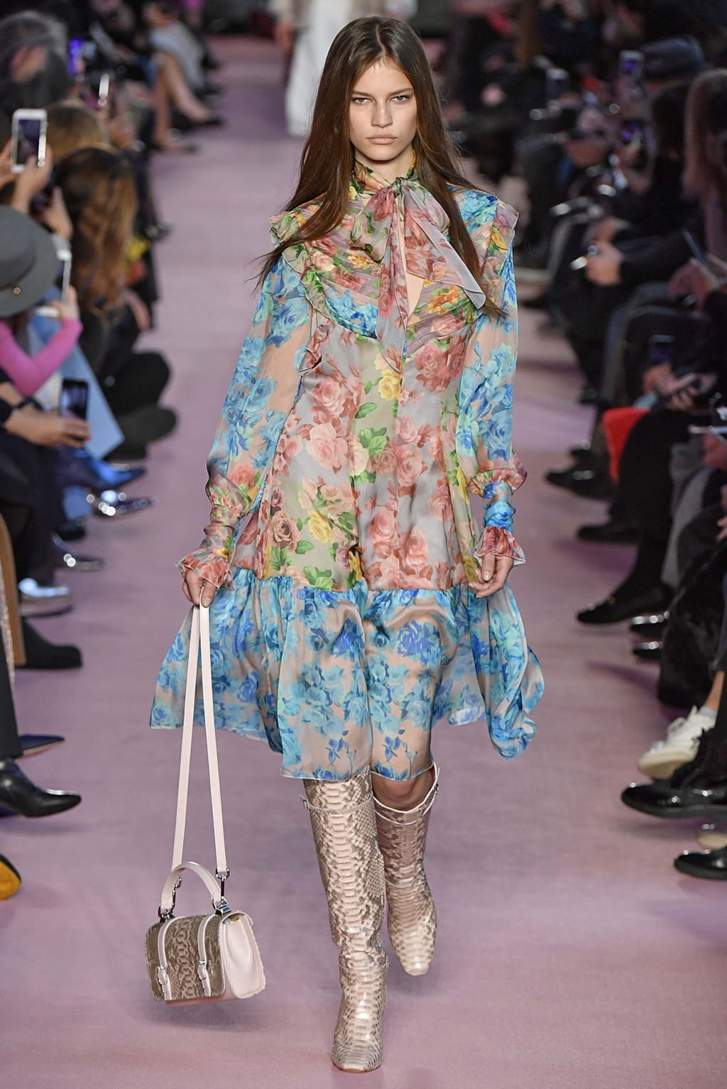 Fashion Week Milan Fall/Winter 2018 look 3 from the Blumarine collection 女装