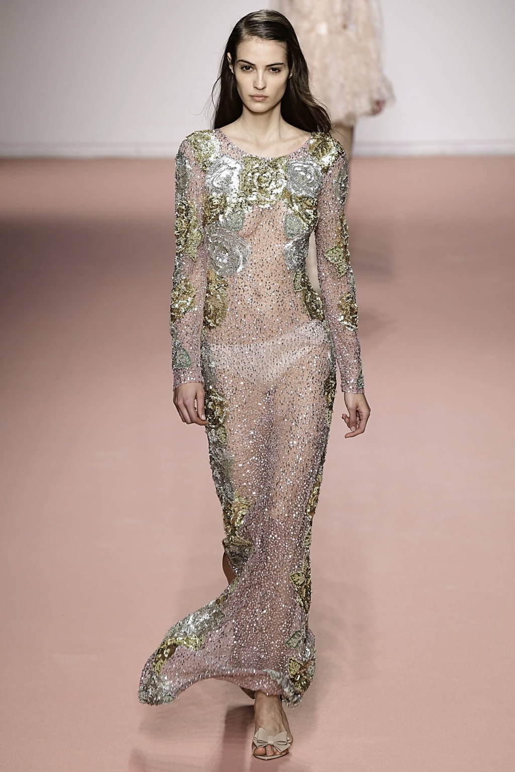 Fashion Week Milan Fall/Winter 2019 look 15 from the Blumarine collection 女装