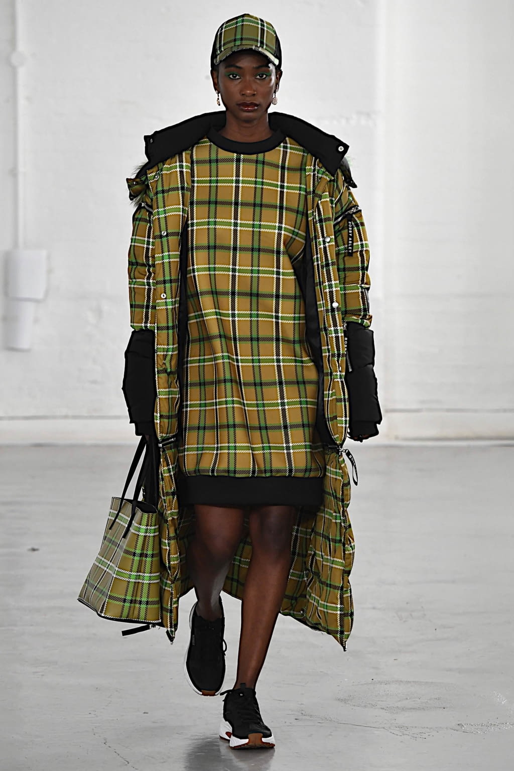 Fashion Week London Fall/Winter 2020 look 8 from the Bobby Abley collection womenswear