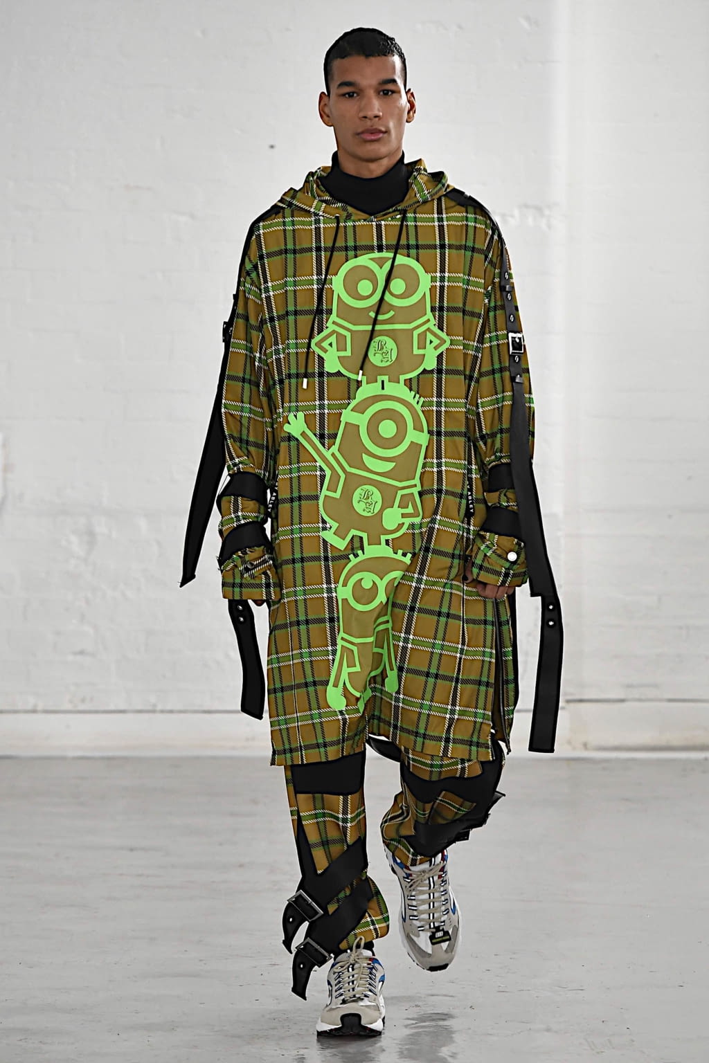 Fashion Week London Fall/Winter 2020 look 9 from the Bobby Abley collection womenswear