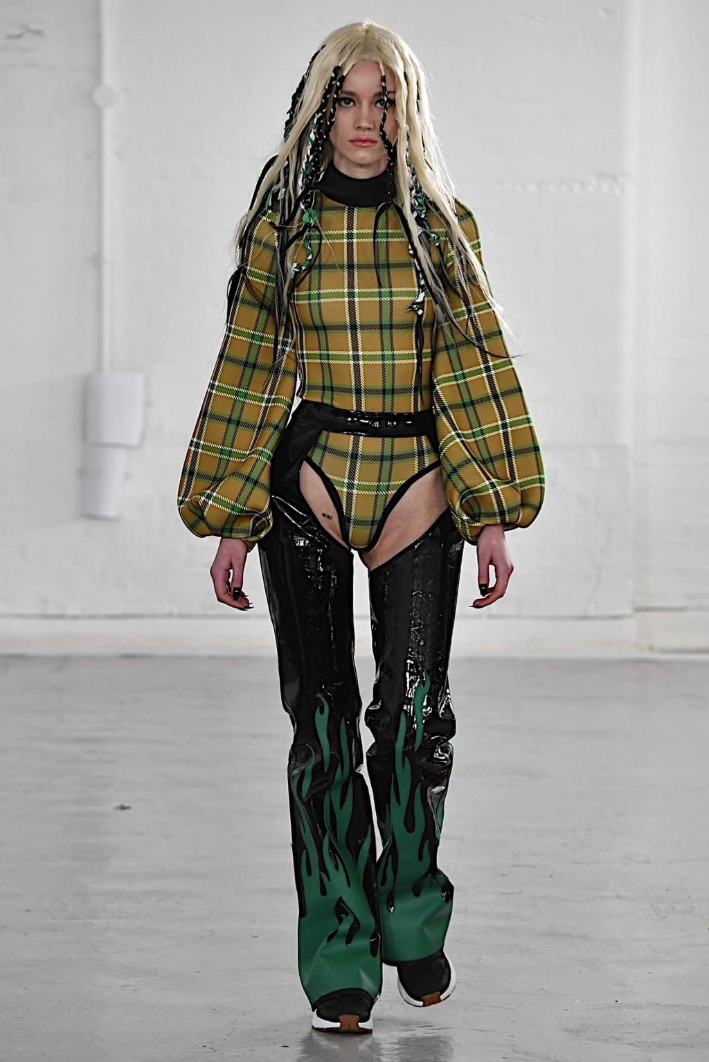 Fashion Week London Fall/Winter 2020 look 10 from the Bobby Abley collection womenswear