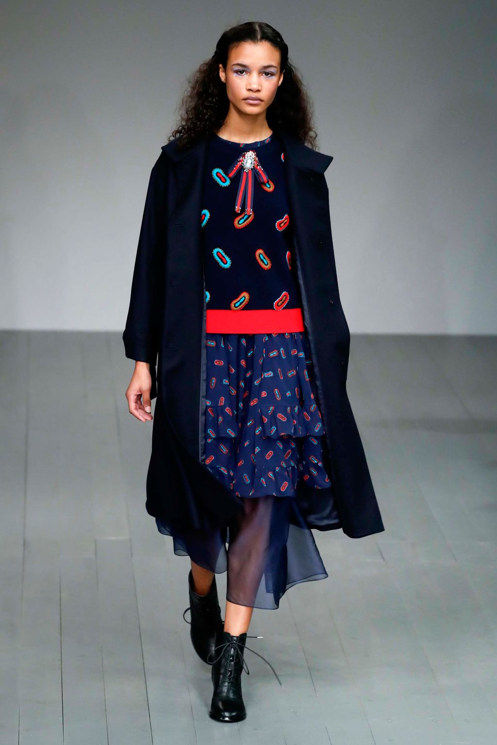 Fashion Week London Fall/Winter 2018 look 17 from the Bora Aksu collection womenswear