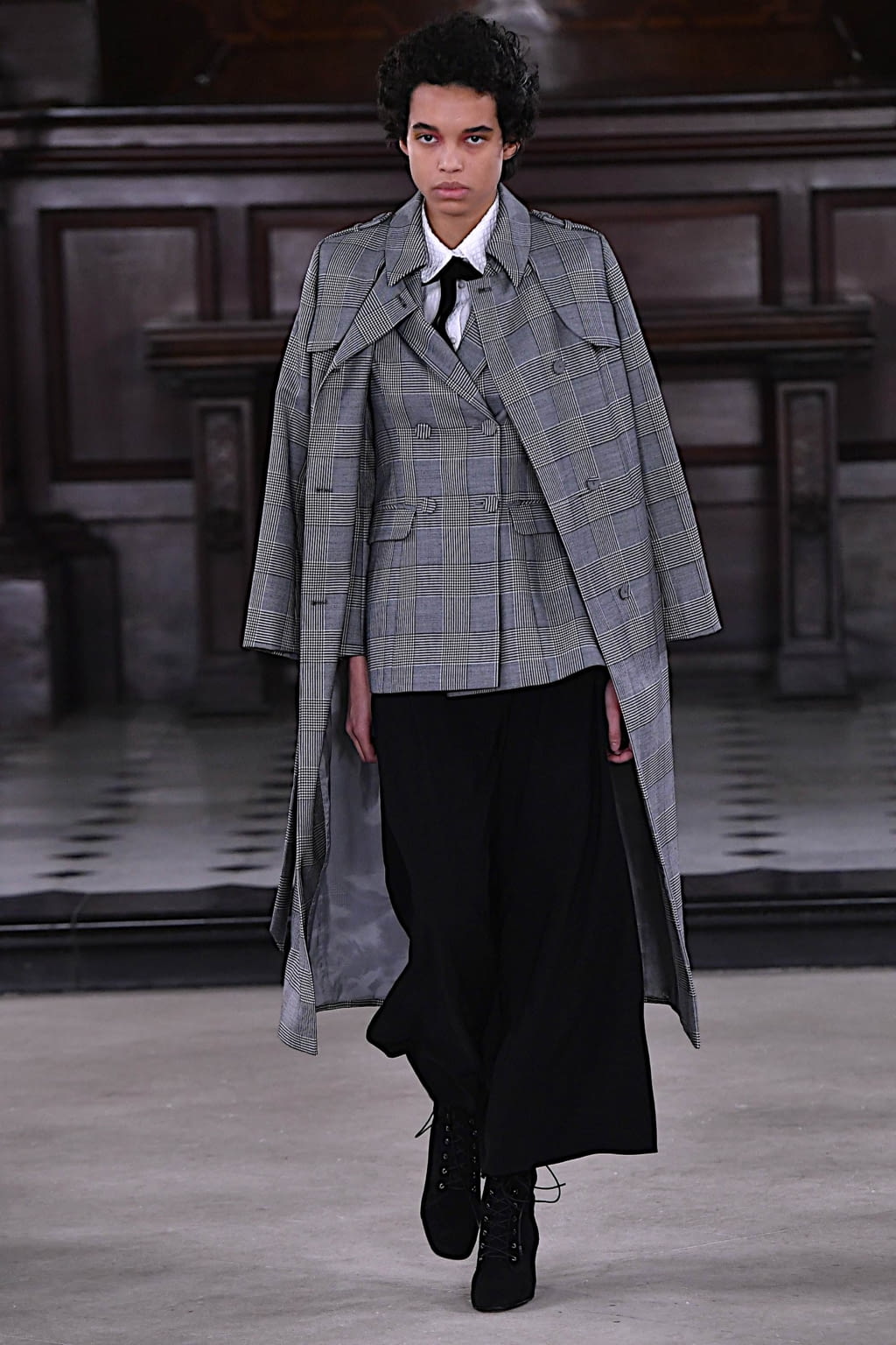 Fashion Week London Fall/Winter 2020 look 6 de la collection Bora Aksu womenswear