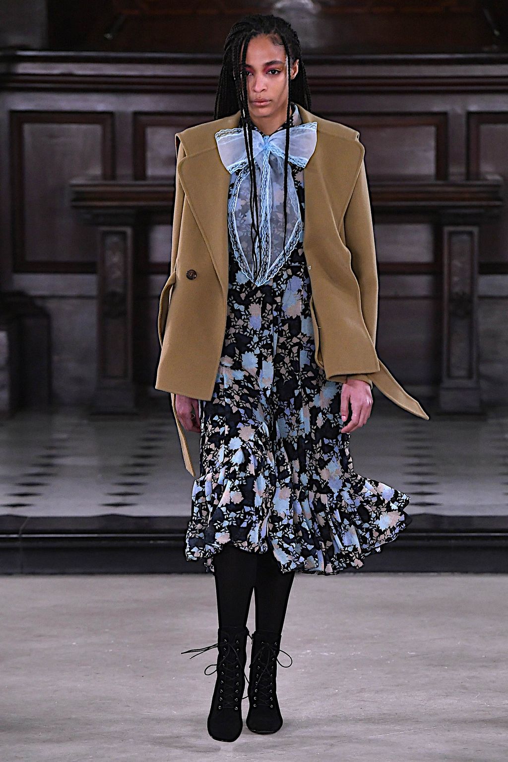Fashion Week London Fall/Winter 2020 look 13 de la collection Bora Aksu womenswear