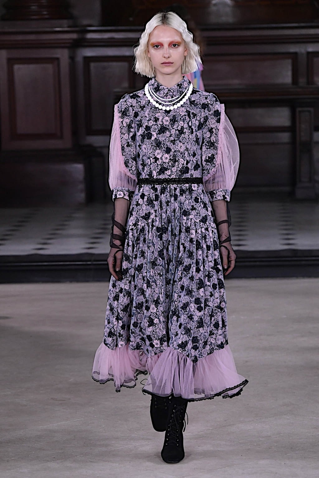 Fashion Week London Fall/Winter 2020 look 19 de la collection Bora Aksu womenswear