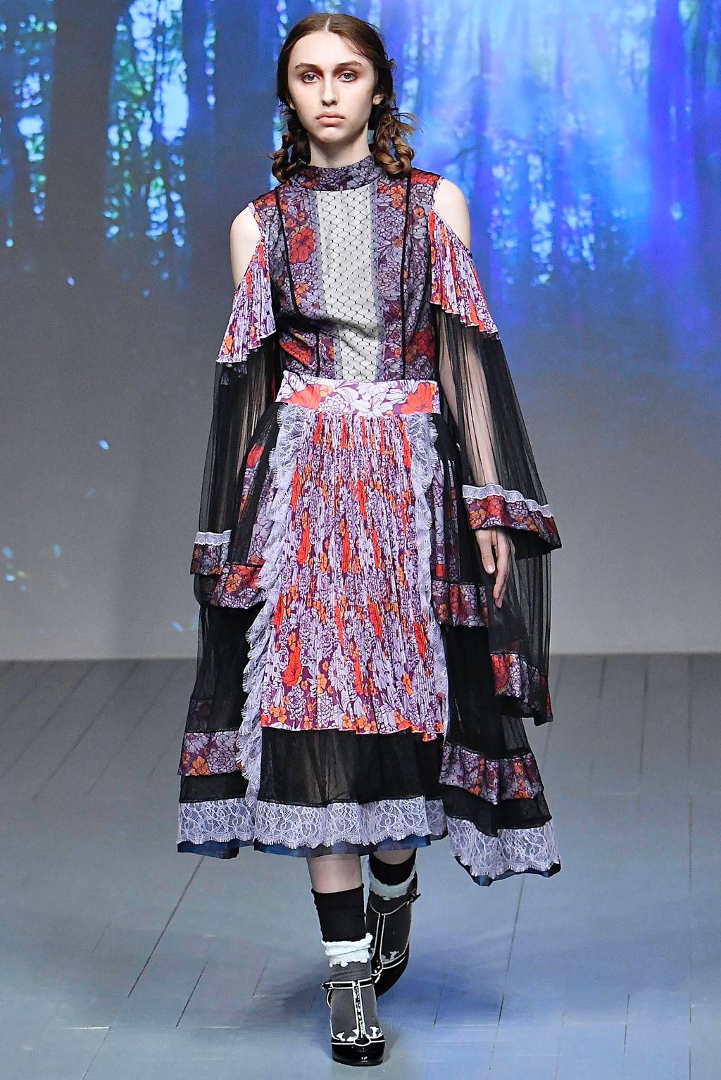Fashion Week London Spring/Summer 2019 look 24 de la collection Bora Aksu womenswear