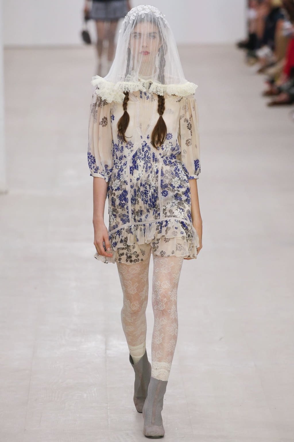 Fashion Week London Spring/Summer 2020 look 2 from the Bora Aksu collection 女装