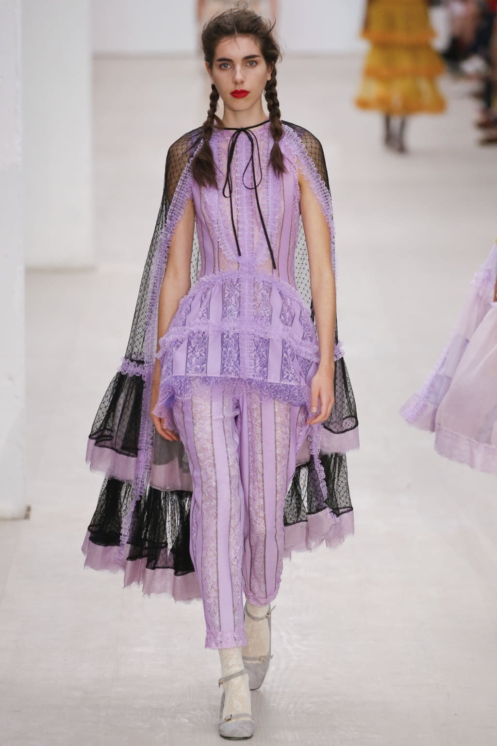 Fashion Week London Spring/Summer 2020 look 18 from the Bora Aksu collection 女装