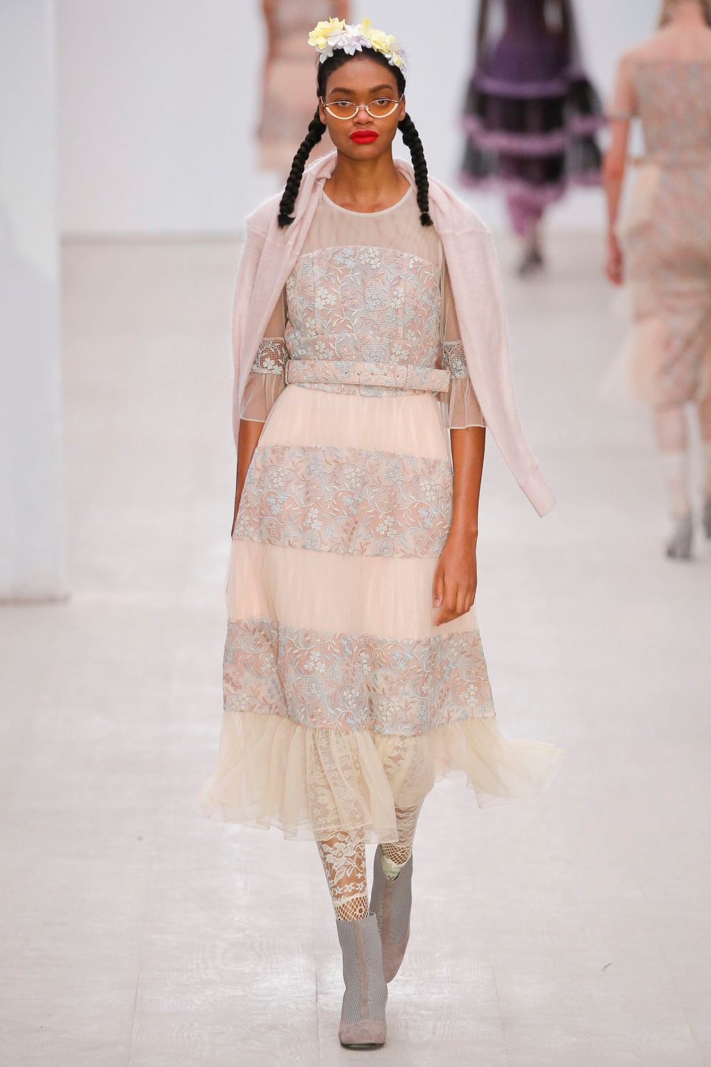 Fashion Week London Spring/Summer 2020 look 21 from the Bora Aksu collection 女装