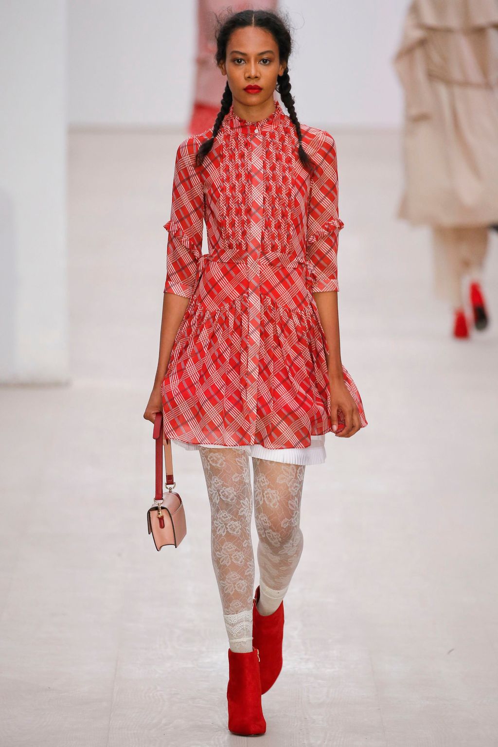 Fashion Week London Spring/Summer 2020 look 28 from the Bora Aksu collection 女装