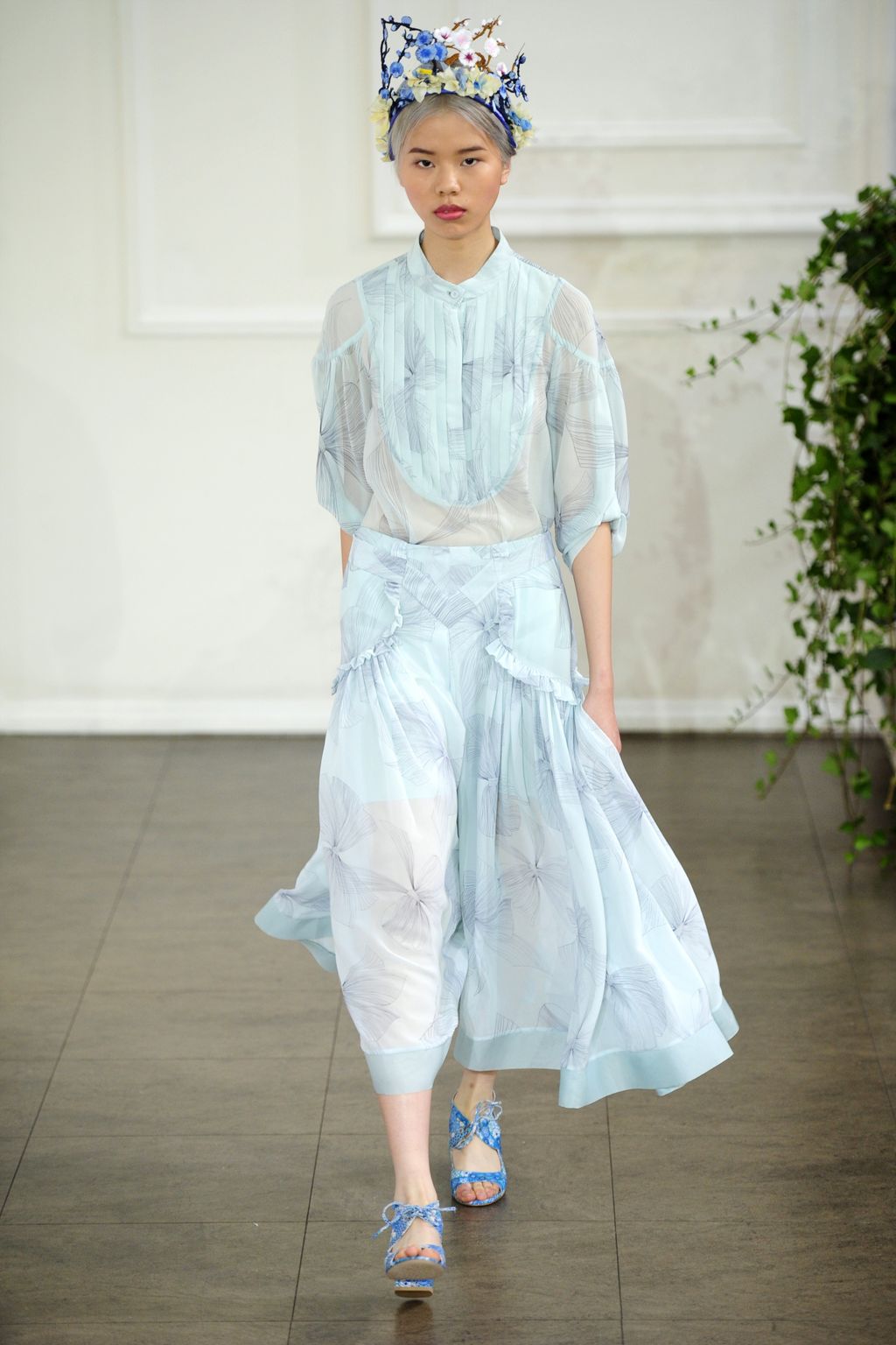 Fashion Week London Spring/Summer 2017 look 10 from the Bora Aksu collection 女装