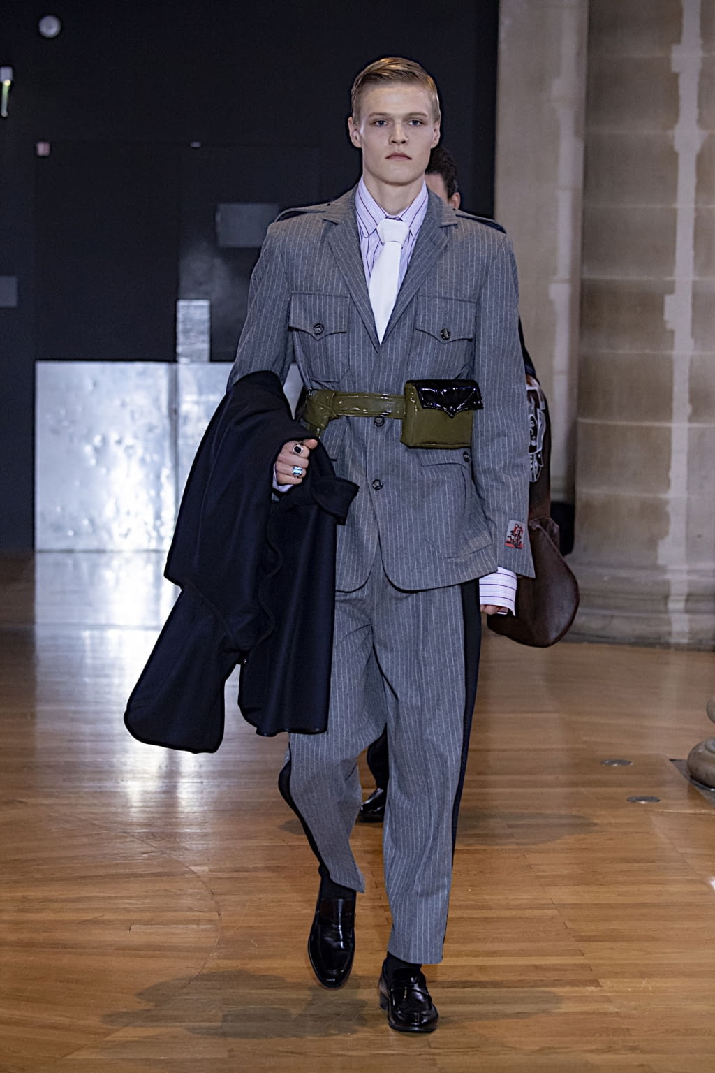 Fashion Week Paris Fall/Winter 2020 look 2 from the Boramy Viguier collection menswear