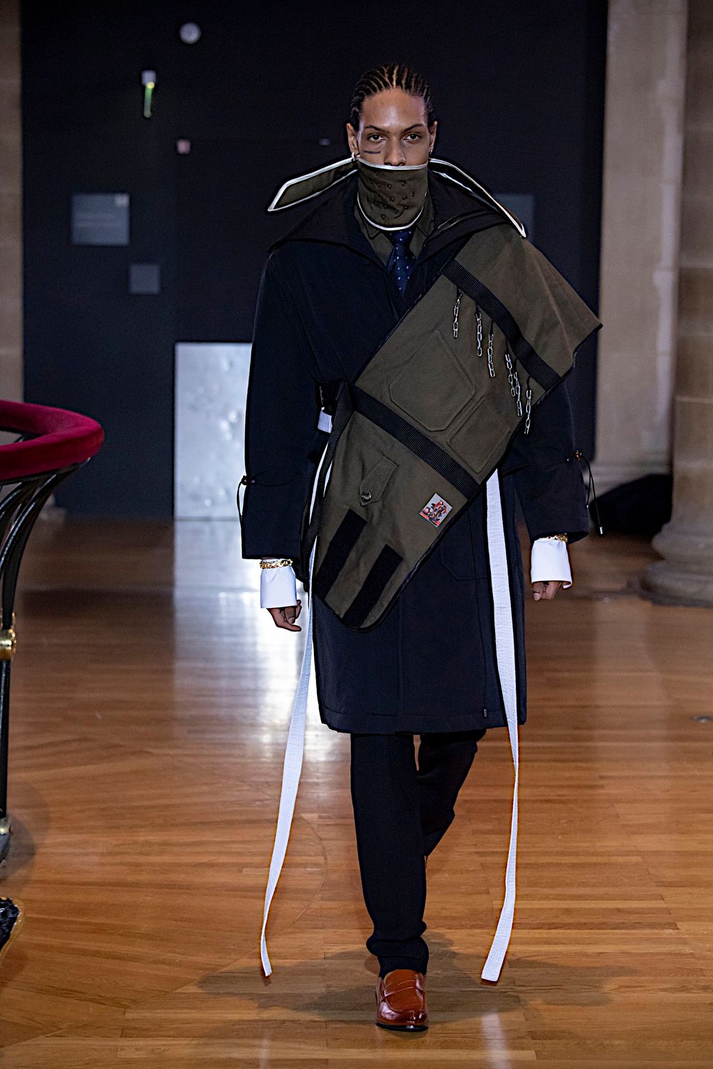 Fashion Week Paris Fall/Winter 2020 look 11 from the Boramy Viguier collection menswear
