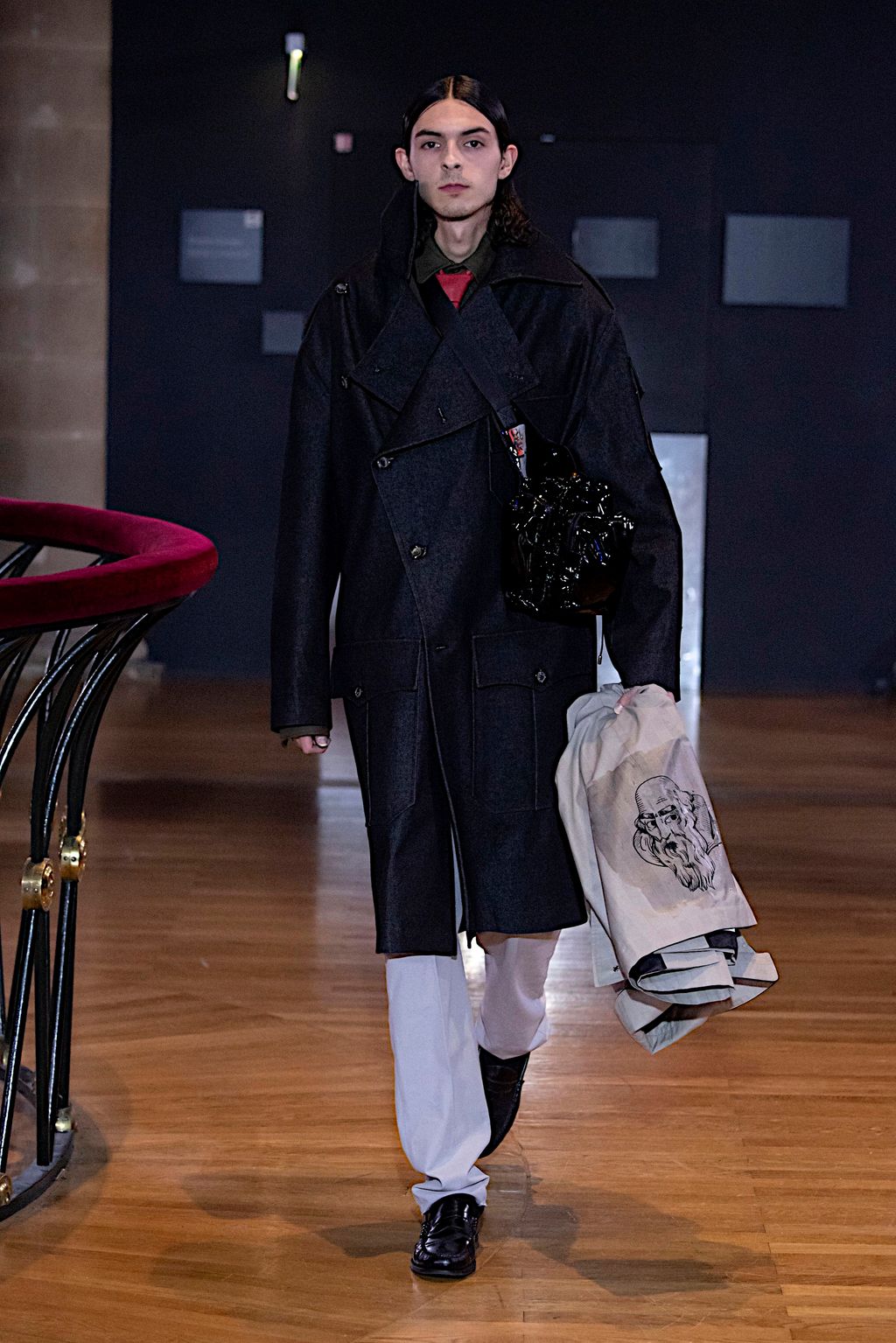 Fashion Week Paris Fall/Winter 2020 look 23 from the Boramy Viguier collection menswear