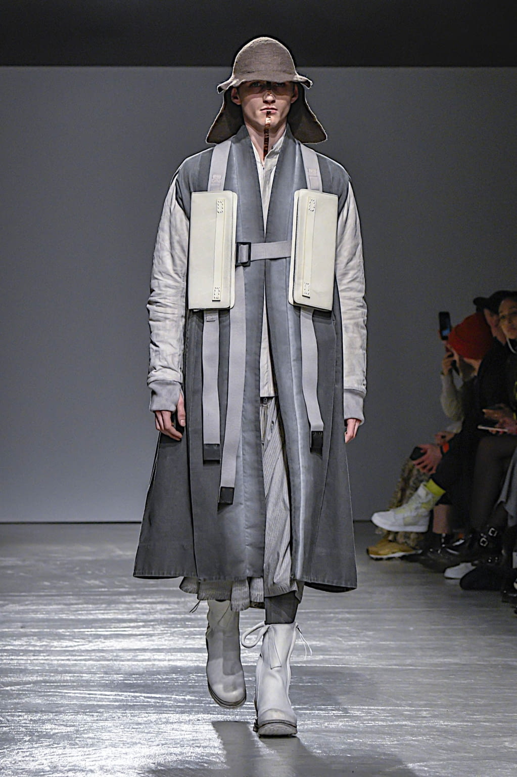 Fashion Week Paris Fall/Winter 2019 look 1 de la collection Boris Bidjan Saberi menswear