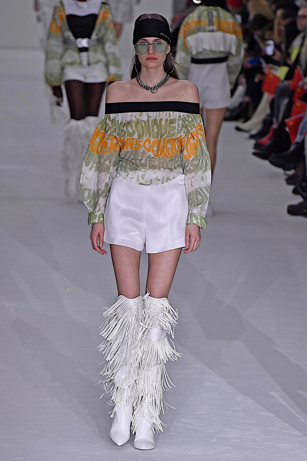 Fashion Week London Fall/Winter 2020 look 11 from the Bosideng collection 女装