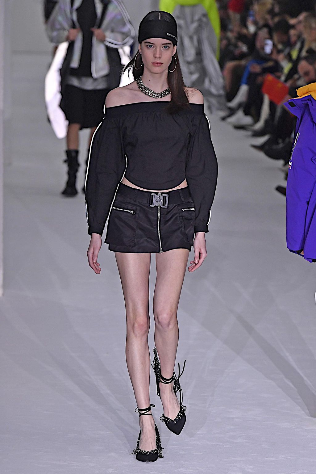 Fashion Week London Fall/Winter 2020 look 42 from the Bosideng collection womenswear