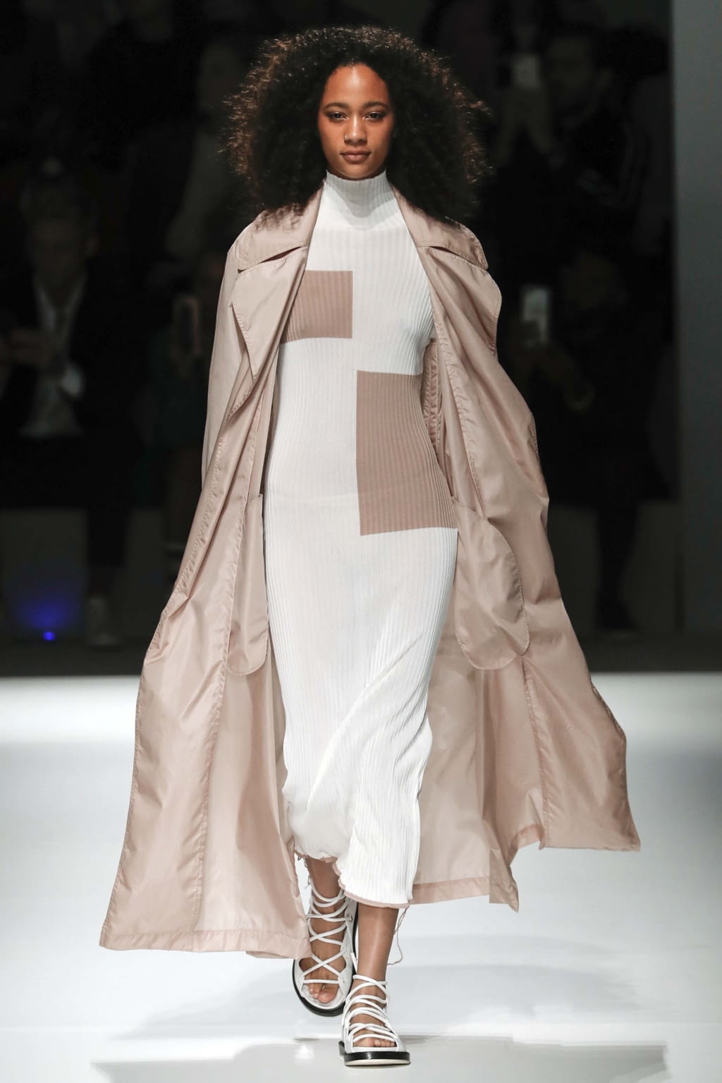 Fashion Week New York Spring/Summer 2019 look 1 de la collection Boss womenswear