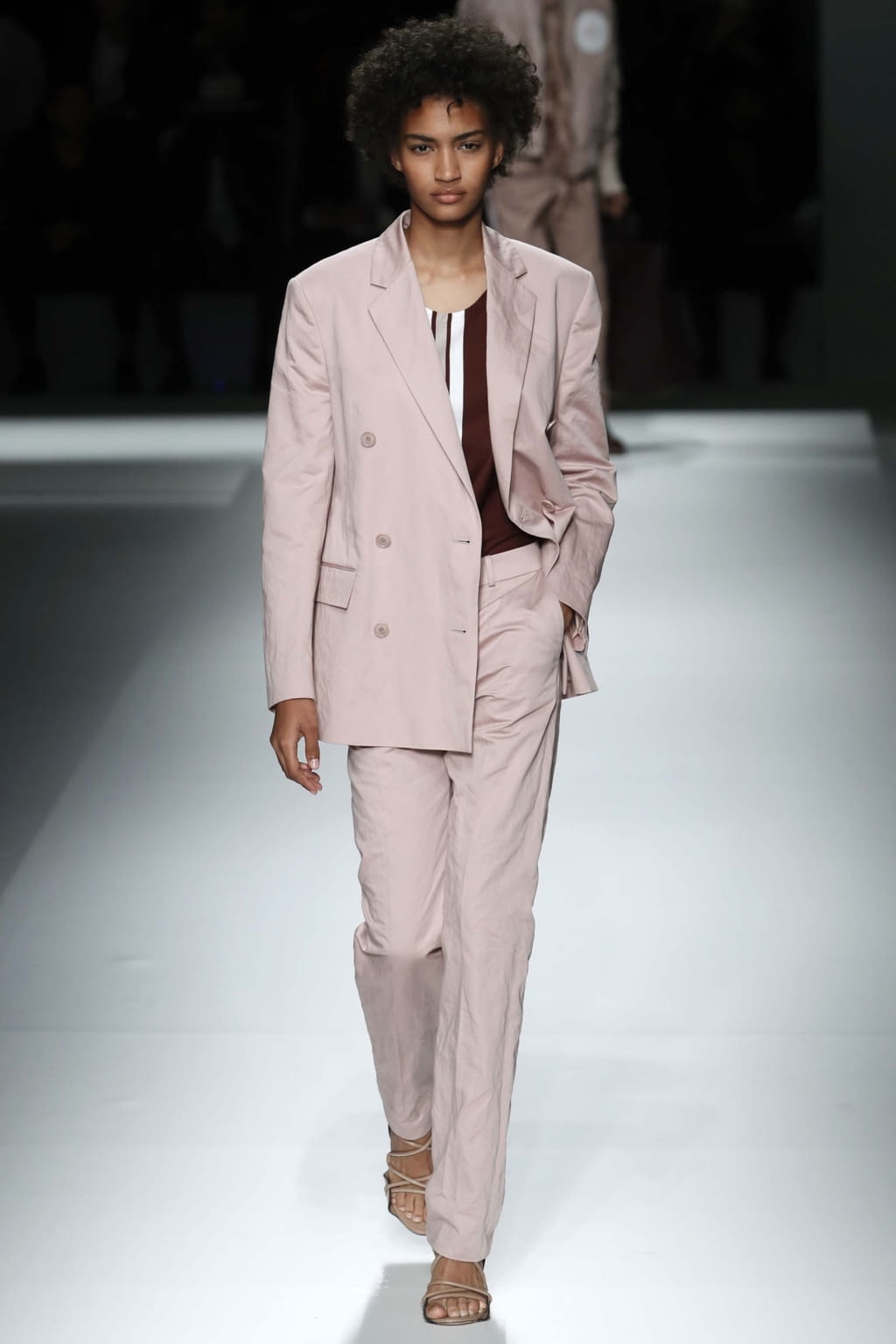 Fashion Week New York Spring/Summer 2019 look 9 de la collection Boss womenswear