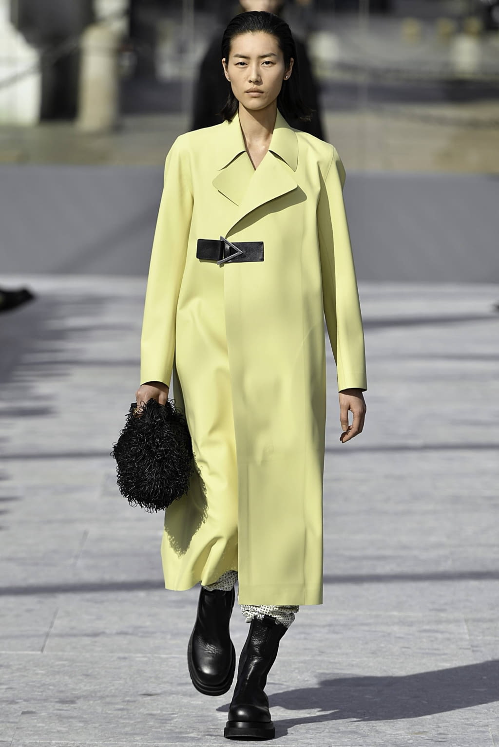 Fashion Week Milan Fall/Winter 2019 look 28 from the Bottega Veneta collection 女装