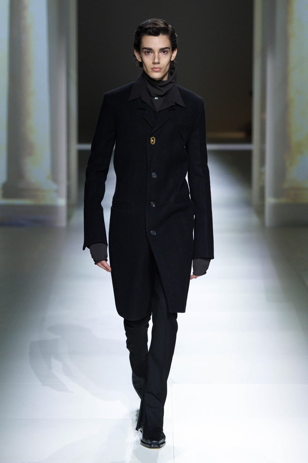 Fashion Week Milan Fall/Winter 2020 look 1 from the Bottega Veneta collection womenswear