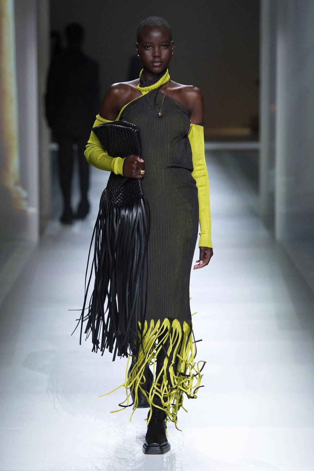 Fashion Week Milan Fall/Winter 2020 look 8 de la collection Bottega Veneta womenswear
