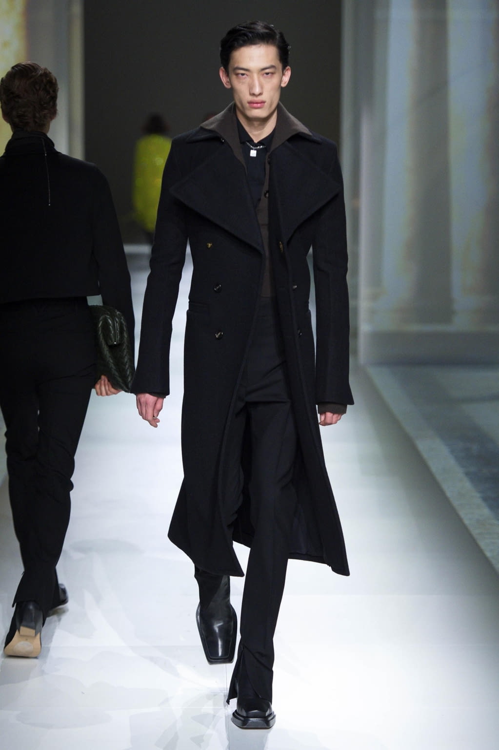 Fashion Week Milan Fall/Winter 2020 look 13 de la collection Bottega Veneta womenswear