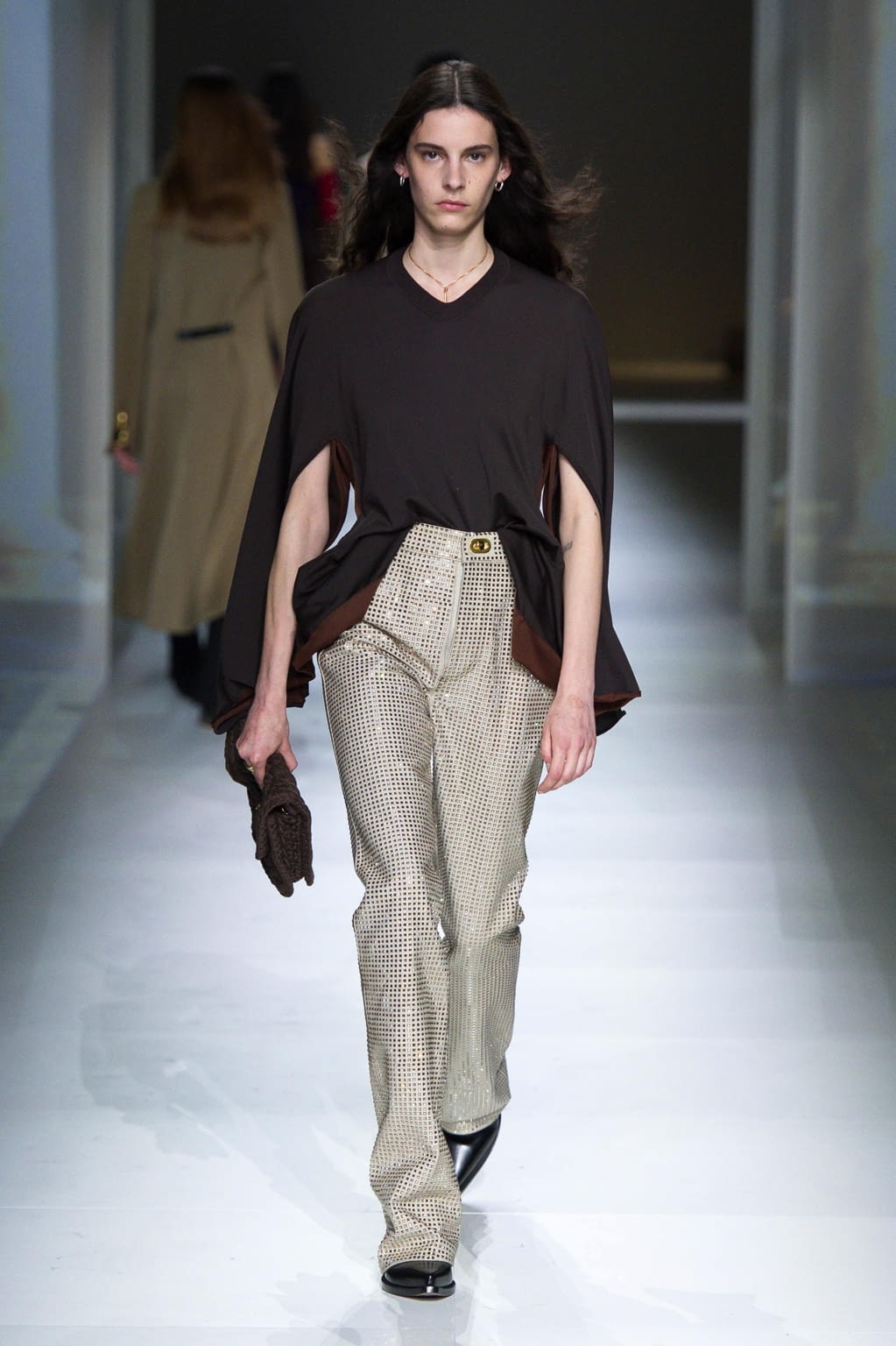 Fashion Week Milan Fall/Winter 2020 look 33 from the Bottega Veneta collection 女装