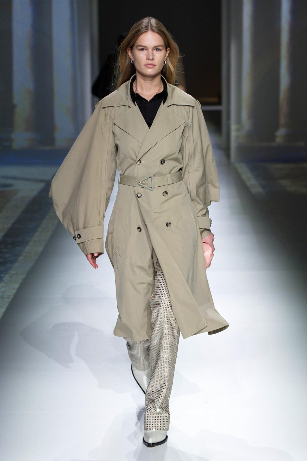 Fashion Week Milan Fall/Winter 2020 look 39 from the Bottega Veneta collection 女装