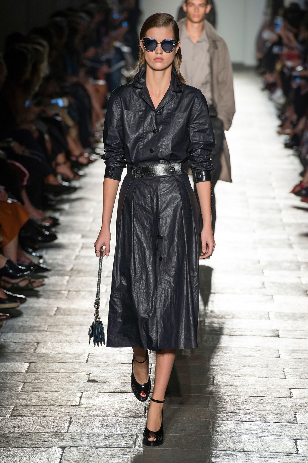 Fashion Week Milan Spring/Summer 2017 look 21 from the Bottega Veneta collection womenswear