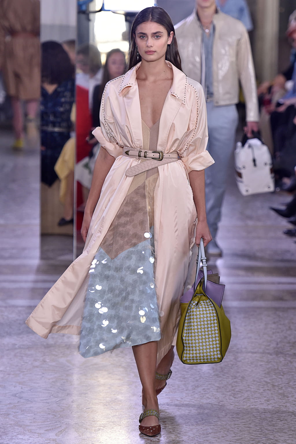 Fashion Week Milan Spring/Summer 2018 look 40 from the Bottega Veneta collection 女装