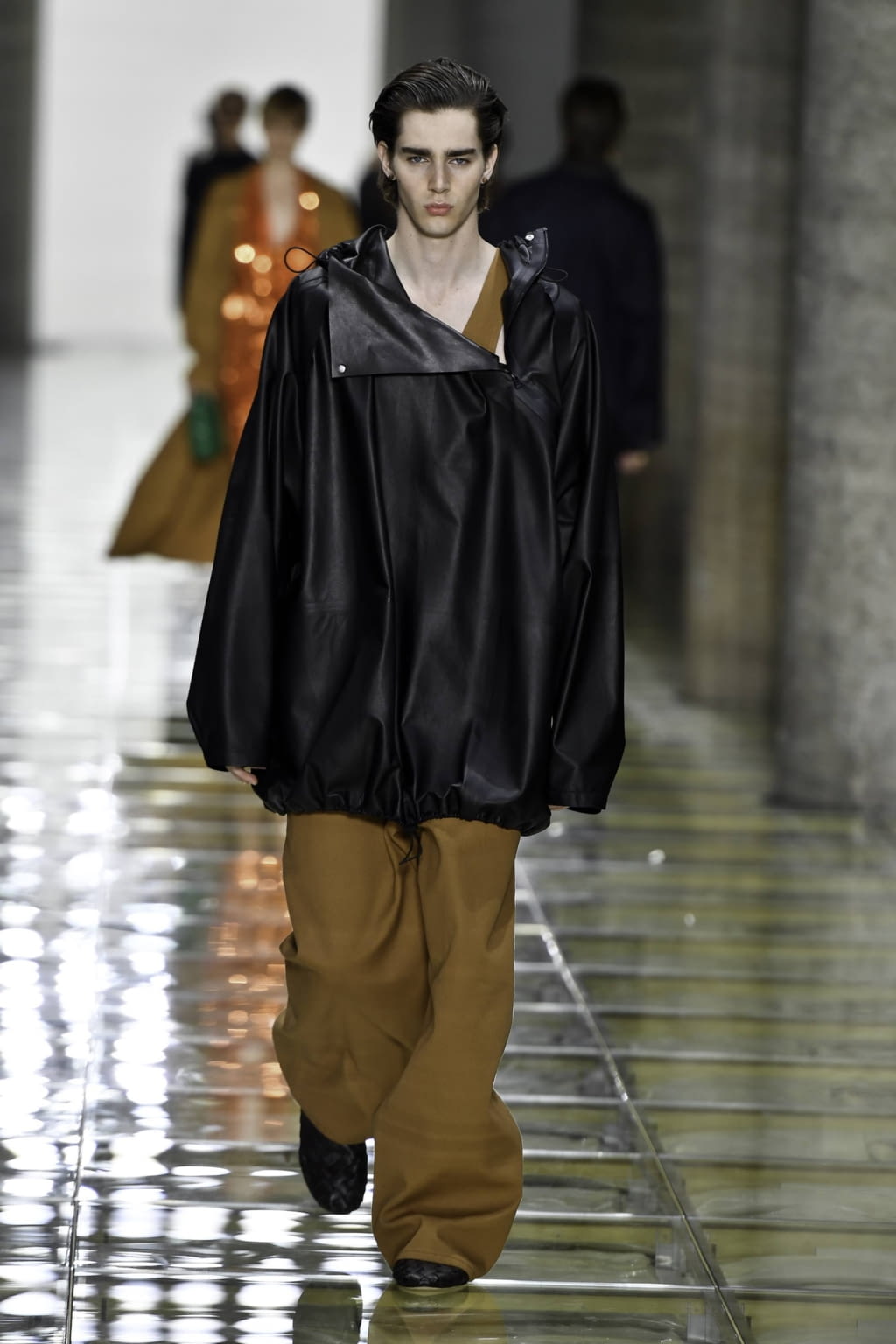 Fashion Week Milan Spring/Summer 2020 look 21 de la collection Bottega Veneta menswear