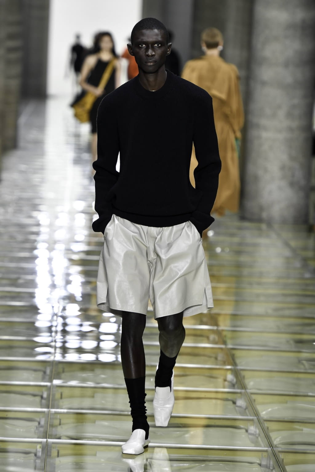 Fashion Week Milan Spring/Summer 2020 look 28 from the Bottega Veneta collection 男装