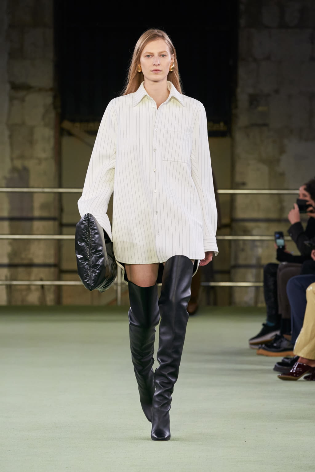 Fashion Week Milan Fall/Winter 2022 look 32 de la collection Bottega Veneta womenswear