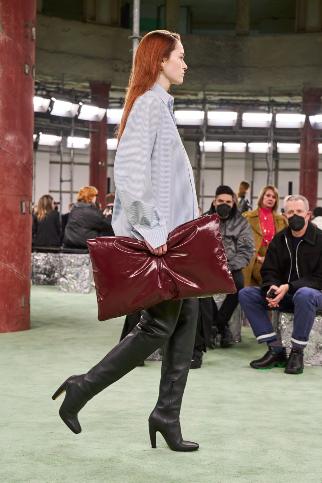 Fashion Week Milan Fall/Winter 2022 look 35 from the Bottega Veneta collection womenswear