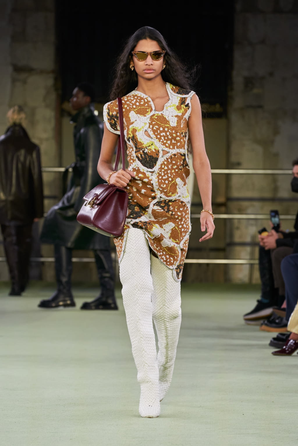 Fashion Week Milan Fall/Winter 2022 look 39 de la collection Bottega Veneta womenswear