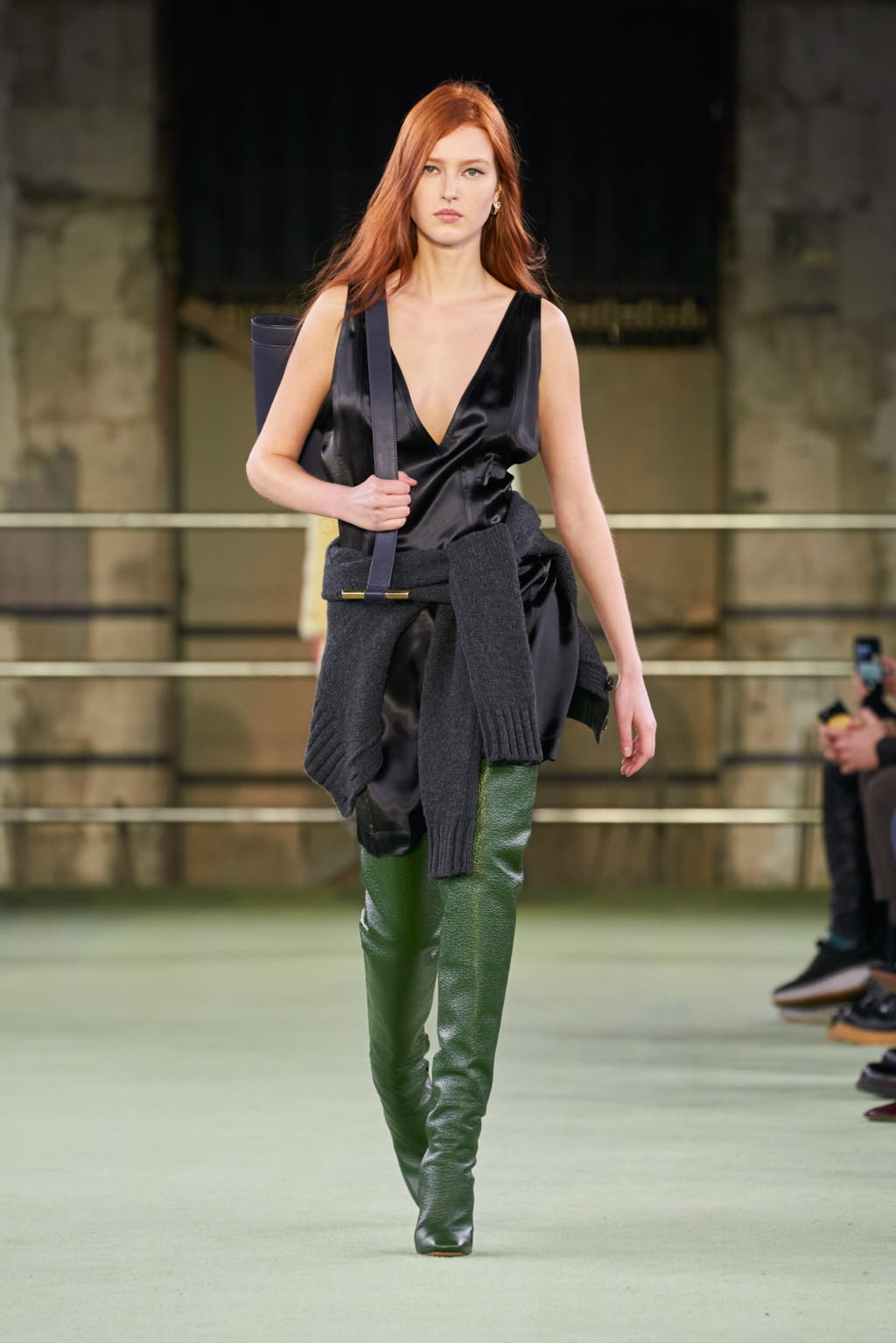 Fashion Week Milan Fall/Winter 2022 look 45 from the Bottega Veneta collection 女装