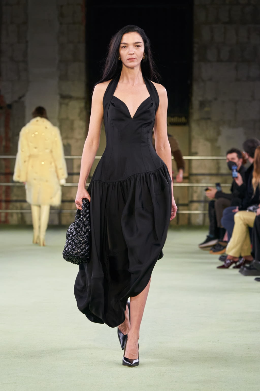Fashion Week Milan Fall/Winter 2022 look 54 de la collection Bottega Veneta womenswear
