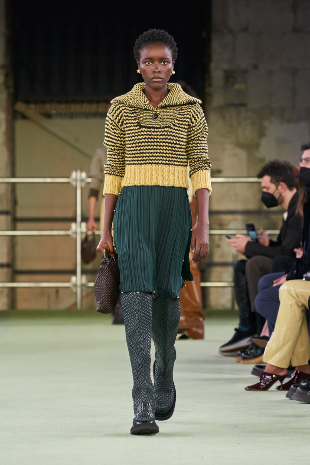 Fashion Week Milan Fall/Winter 2022 look 57 from the Bottega Veneta collection womenswear
