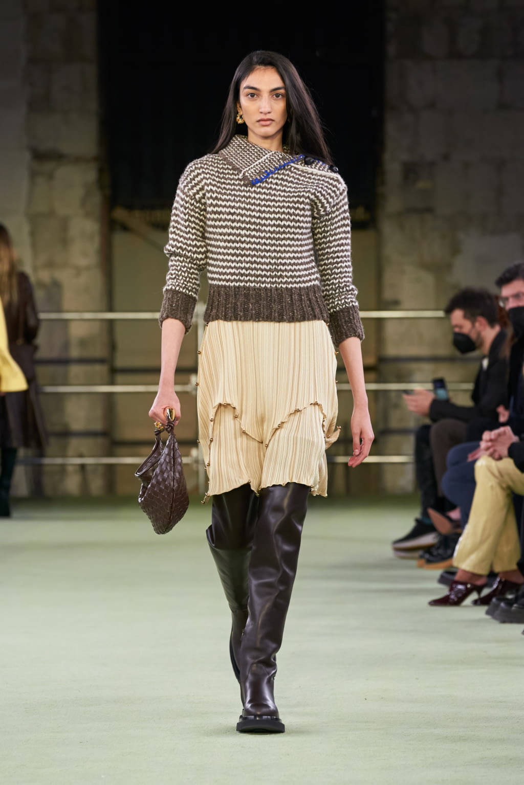 Fashion Week Milan Fall/Winter 2022 look 58 from the Bottega Veneta collection womenswear