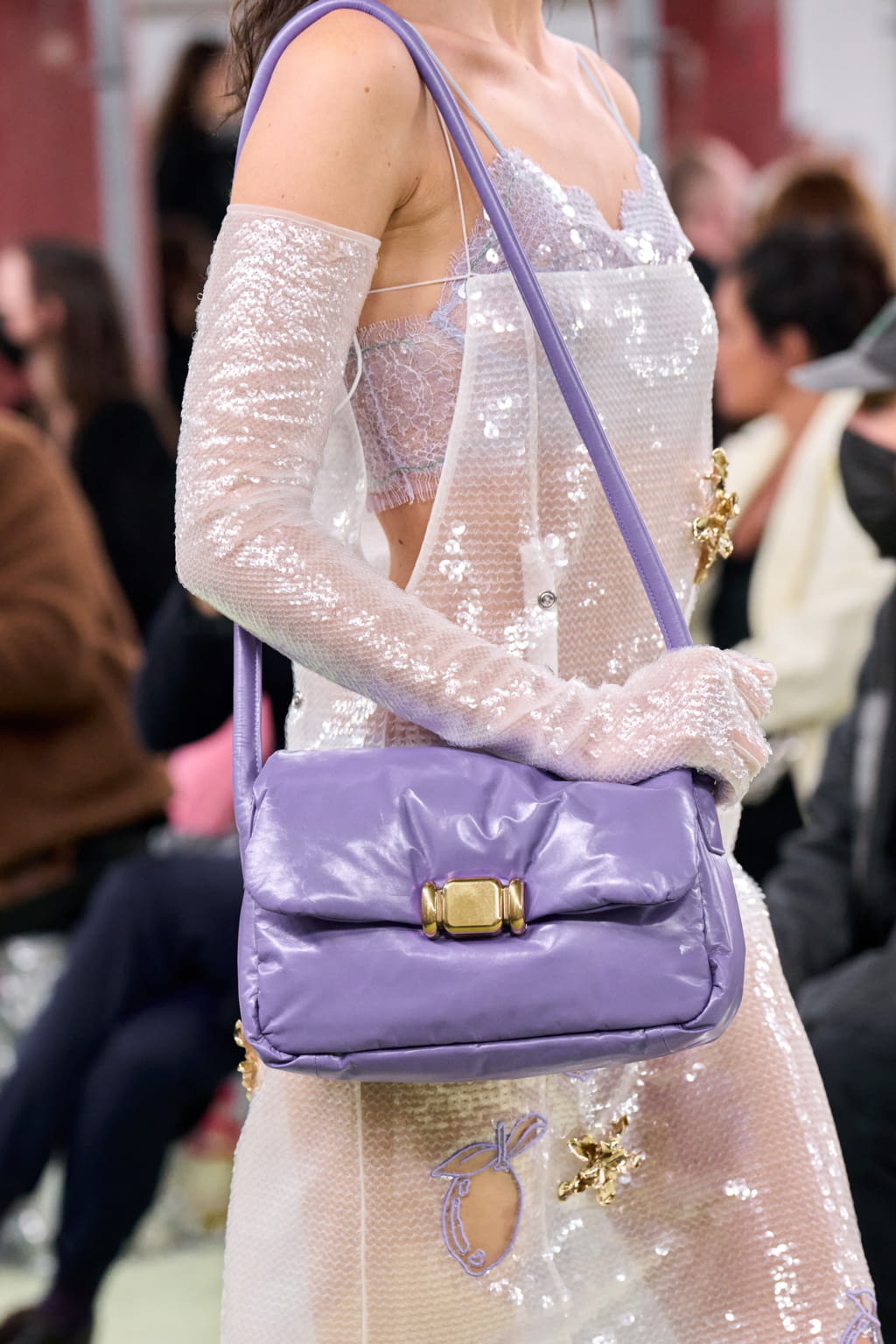 Fashion Week Milan Fall/Winter 2022 look 59 from the Bottega Veneta collection womenswear accessories