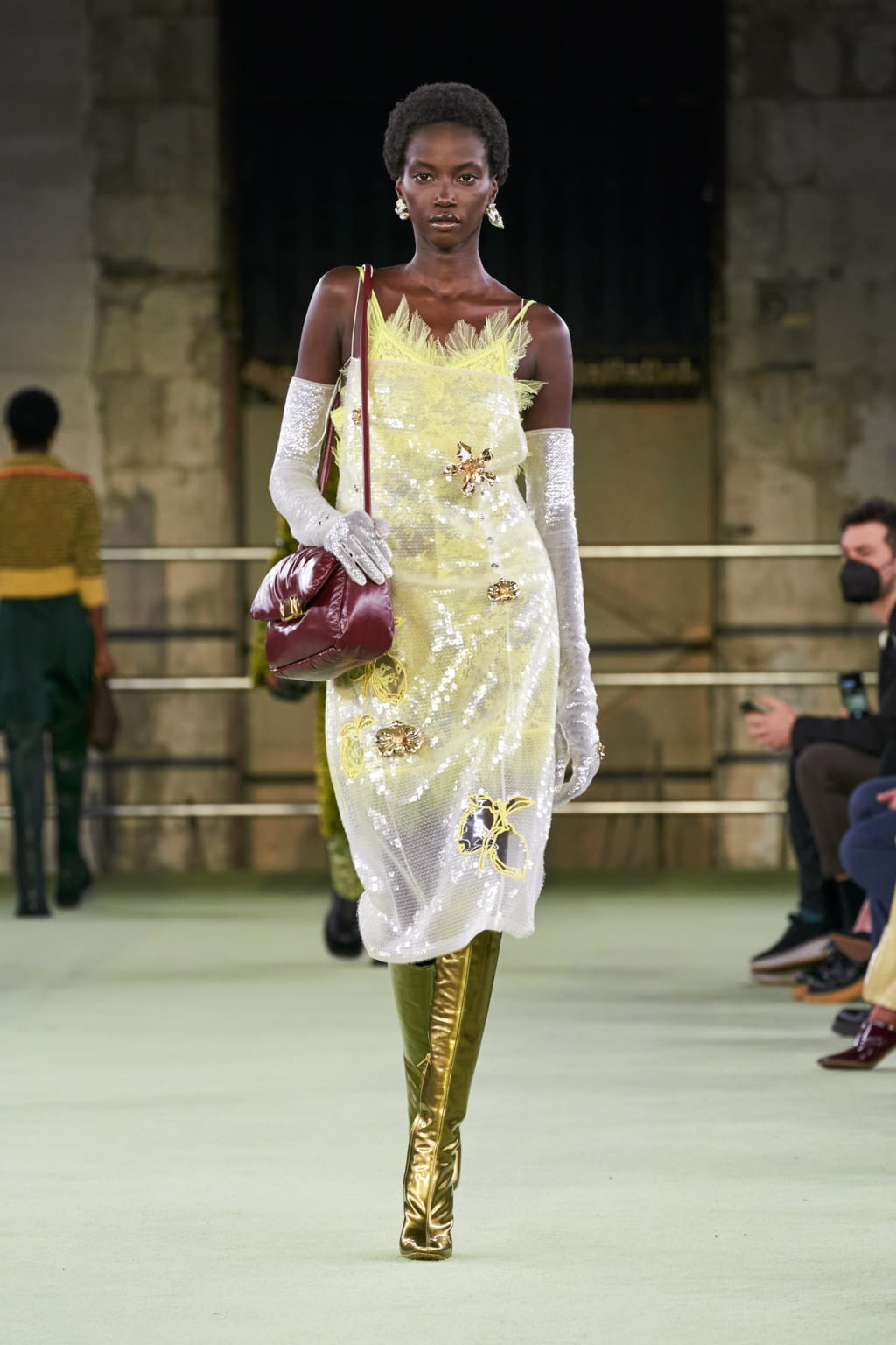 Fashion Week Milan Fall/Winter 2022 look 65 from the Bottega Veneta collection 女装